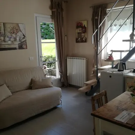 Il Colle Fiorito Panzió Oleggio Castello