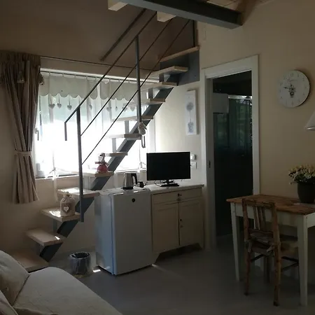 Il Colle Fiorito Panzió Oleggio Castello