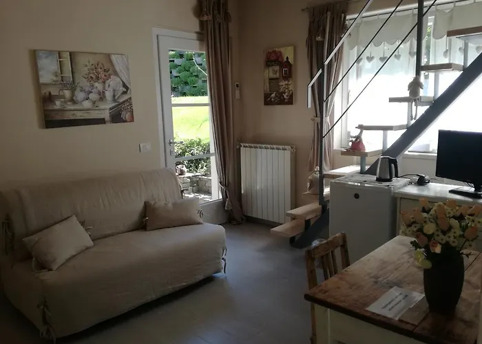 Il Colle Fiorito B&B 올레기오카스텔로