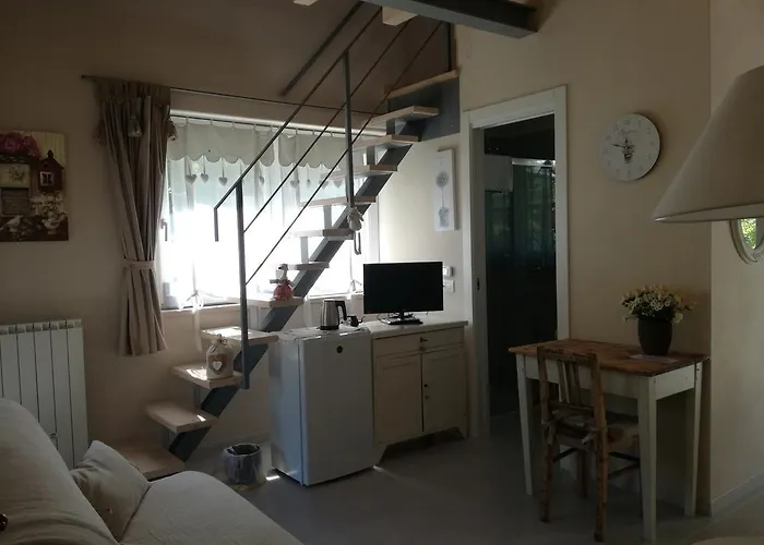 Il Colle Fiorito B&B 올레기오카스텔로